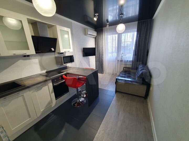 2-к. квартира, 46 м², 1/14 эт.