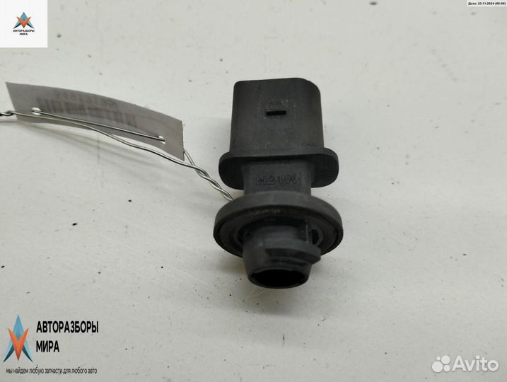 Патрон лампы указателя поворота Volkswagen Passat