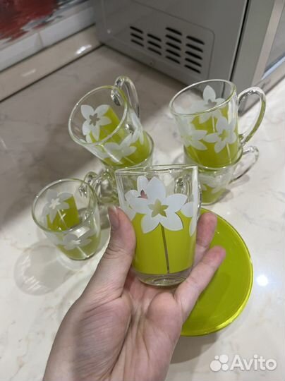 Кофейные чашки с блюдцами,зеленые люминарк