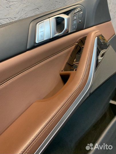 Обшивка боковой двери передняя левая Bmw X7 G07