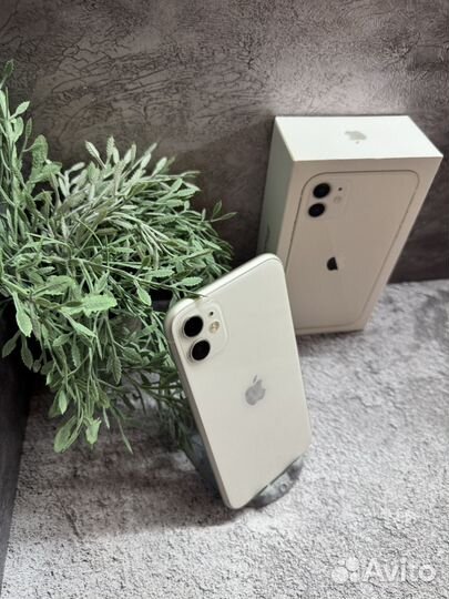 iPhone 11, 64 ГБ