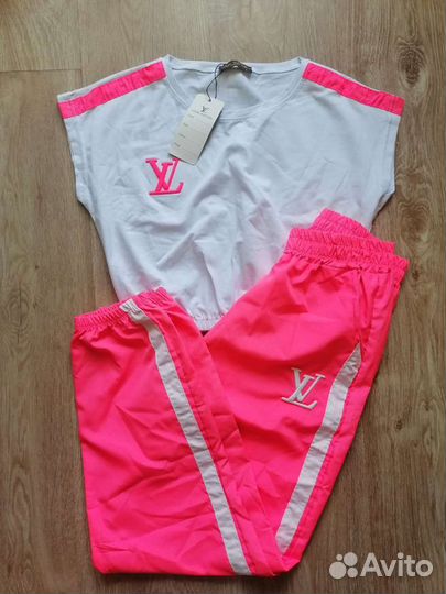 Спортивный костюм женский новый