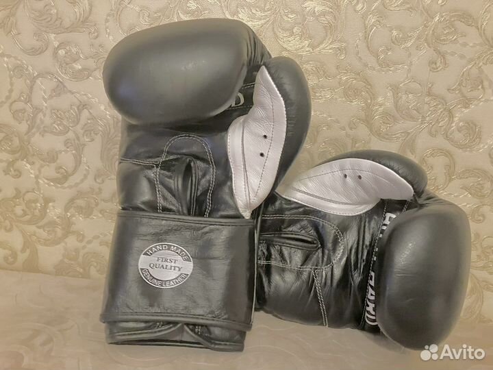 Боксерские перчатки 16 oz