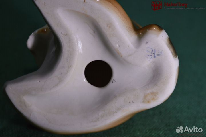 Фарфоровая статуэтка 