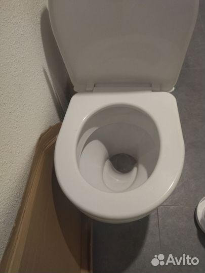 Унитазы и бачки бу