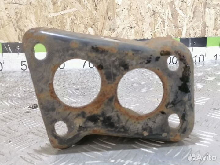 Кронштейн задней балки Skoda Octavia 2000 2011