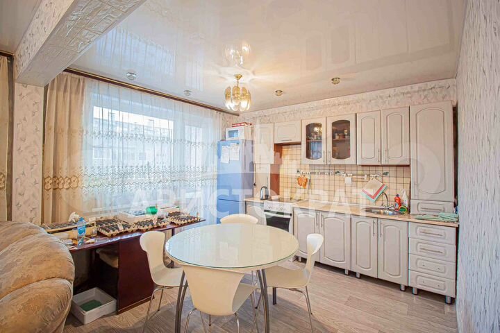 3-к. квартира, 70 м², 5/5 эт.