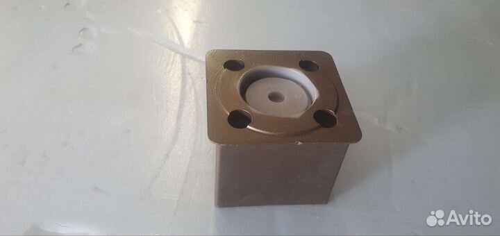 Опора пластиковая мебельная