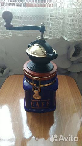 Кофемолка жерновая ручная