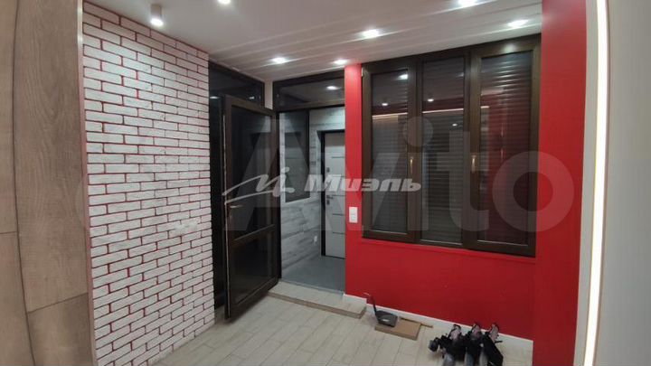 2-к. квартира, 70 м², 1/10 эт.