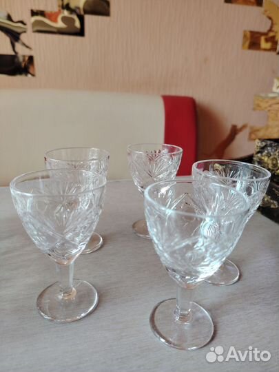 Салатник и рюмки времен СССР