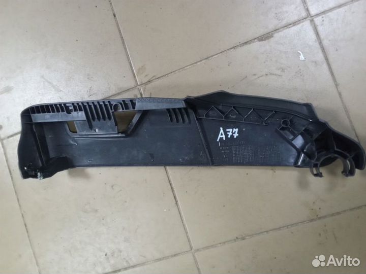 Накладка сиденья передняя правая Volvo Xc90