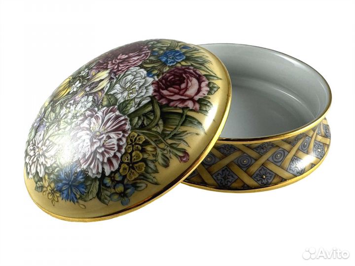 Шкатулка фарфоровая