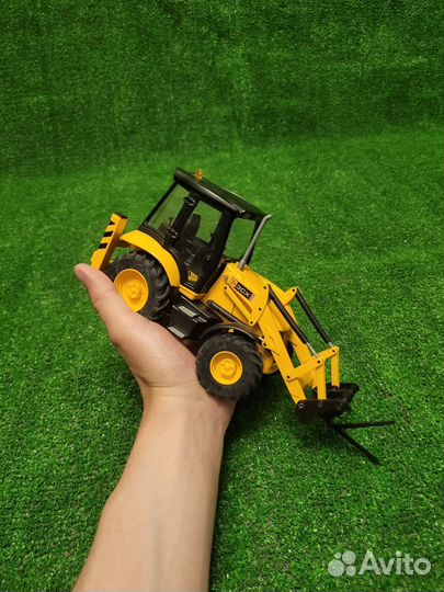 Модель трактора Joal 1/25 металлическая