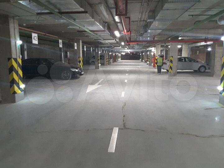 Машиноместо, 14 м²