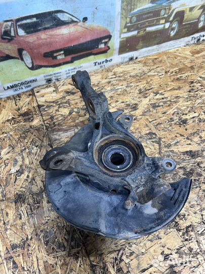 Кулак ступица пер левая Хонда Стэпвэгон 3 RG2