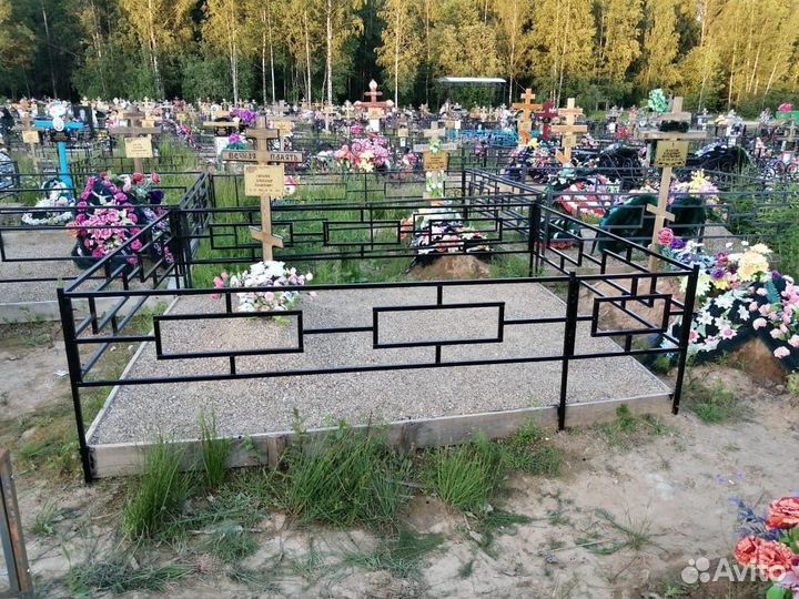 Ограды на кладбище
