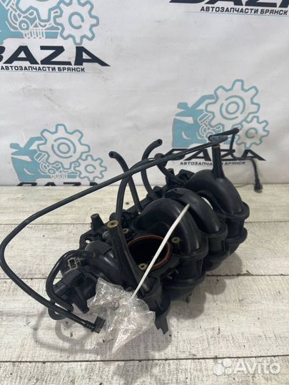 Впускной коллектор Renault Logan 2