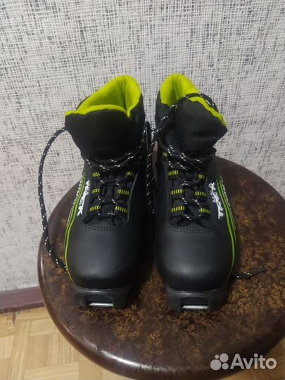 Лыжные ботинки детские 37 размер