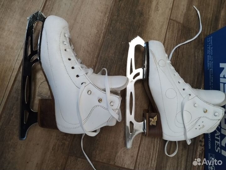 Фигурные коньки risport royal pro 220