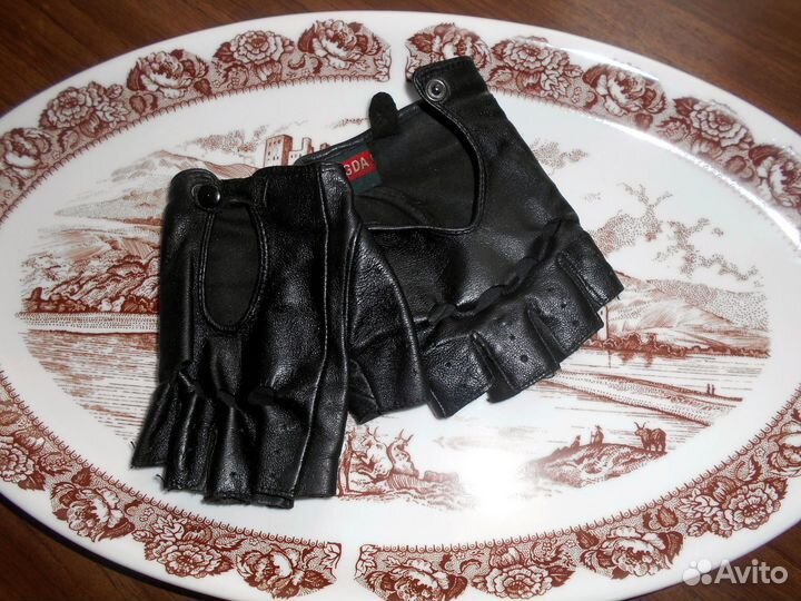 Перчатки женские кожаные без пальцев