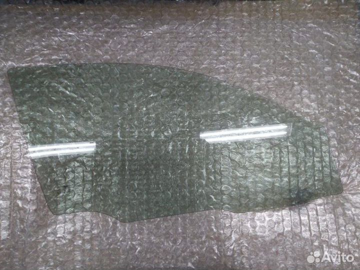 Стекло двери переднее правое Honda Hr-V 5D