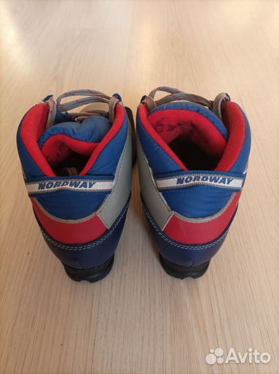 Лыжные ботинки