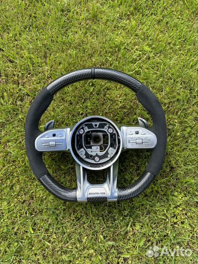 Руль Mercedes Benz 63 AMG карбон с альконтарой