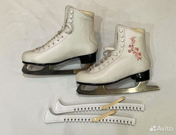 Коньки фигурные 39 размер
