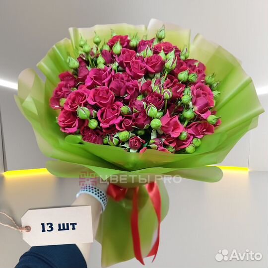 Кустовые розы красные 51 шт 50 см