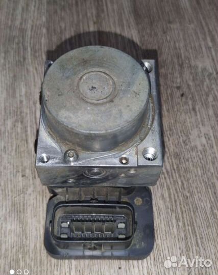 Блок Abs Toyota Corolla e150