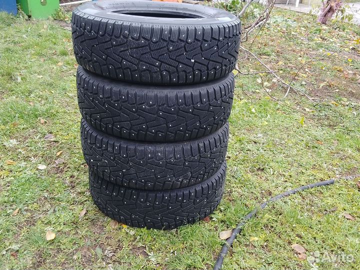 Pirelli Ice Zero 215/65 R16