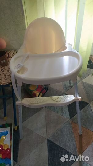 Пластиковый детский стульчик