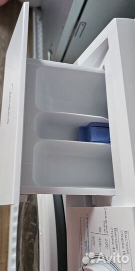 Стиральная машина узкая Midea MF100W70/W