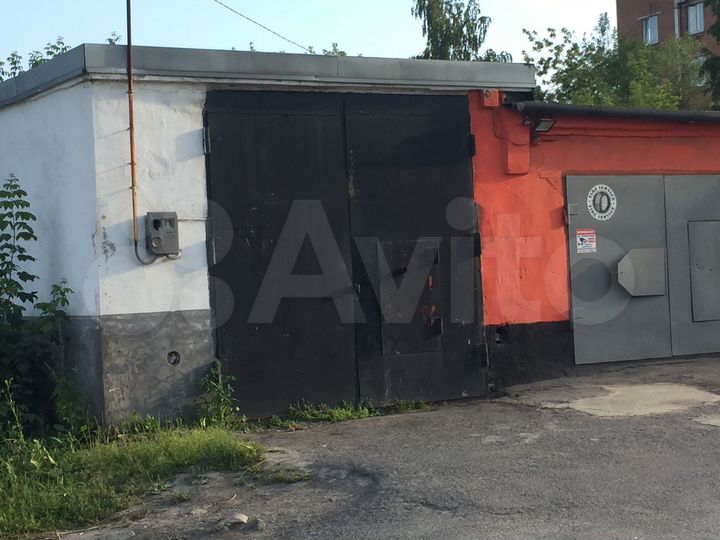 Гараж, > 30 м²