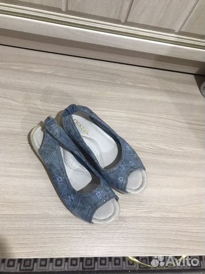 Босоножки для девочки 35