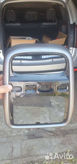 Продам рамку магнитолы рено дастер