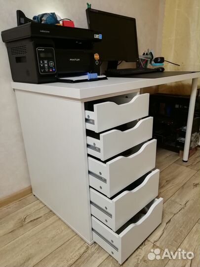 Продам компьютерный стол