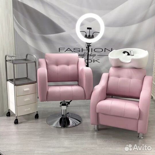 Парикмахерское кресло и мойка