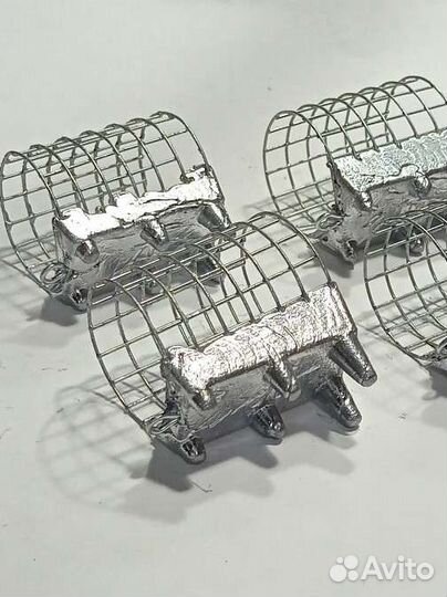 Кормушка фидерная вампир