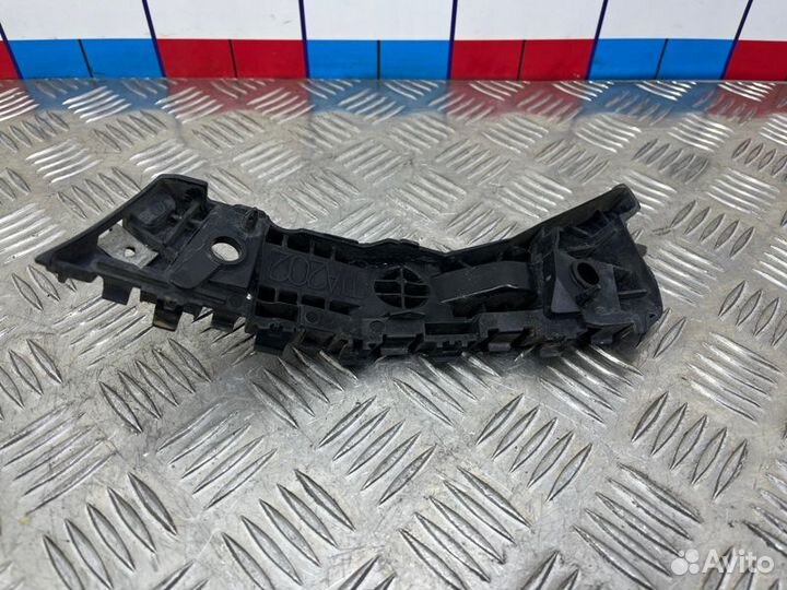 Кронштейн бампера передний правый Chery Tiggo 8