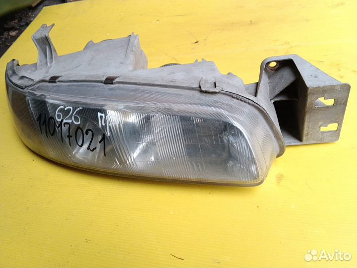Mazda Cronos 1 Фара правая