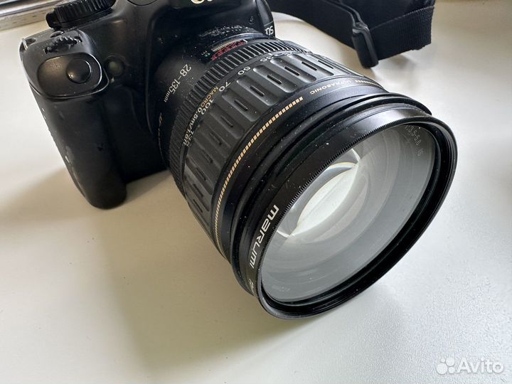 Зеркальный фотоаппарат Canon 1000D