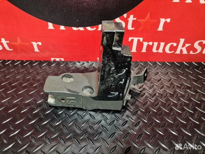 Кронштейн двигателя задний правый Daf XF106