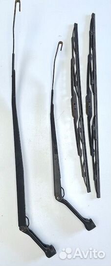 Держатель дворник (поводок) передний Хендай H-1