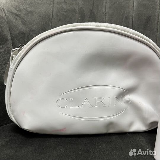 Clarins косметичка белая лаковая + уход