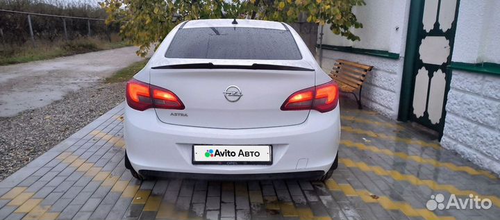 Opel Astra 1.6 AT, 2013, битый, 115 000 км