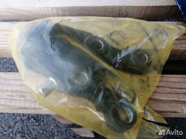 Шаровая опора нижняя правая Н-1, Старекс. Новая