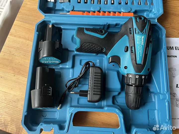 Шуруповерт makita 12v новый