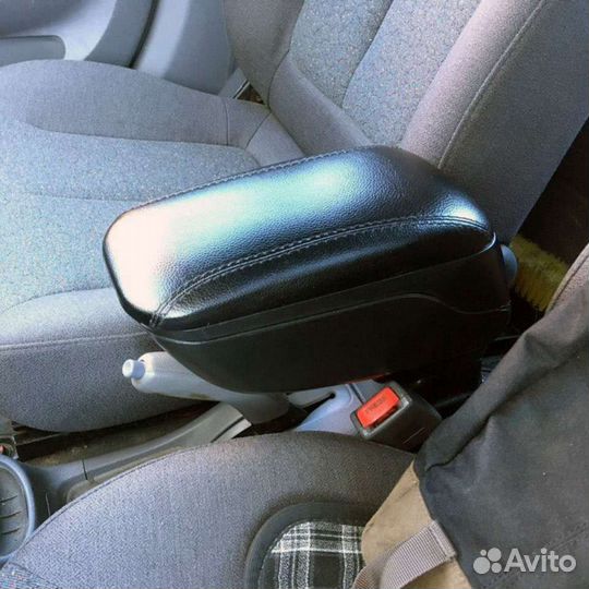 Подлокотник Hyundai Accent тагаз